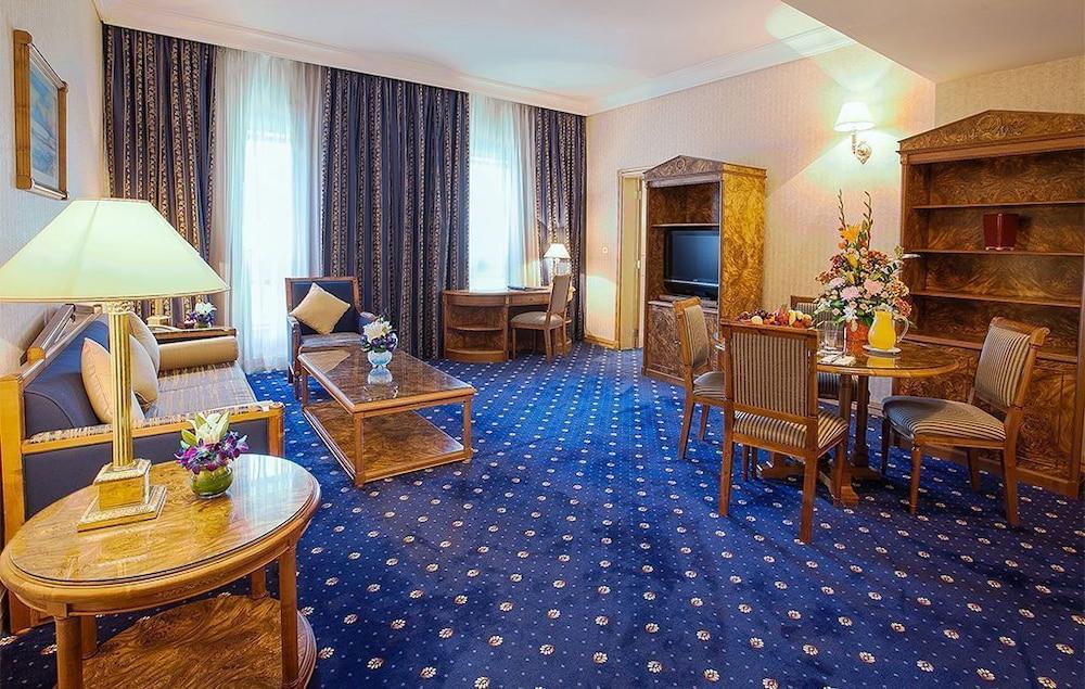 Capitol Hotel Jumeirah Dubai Exterior photo