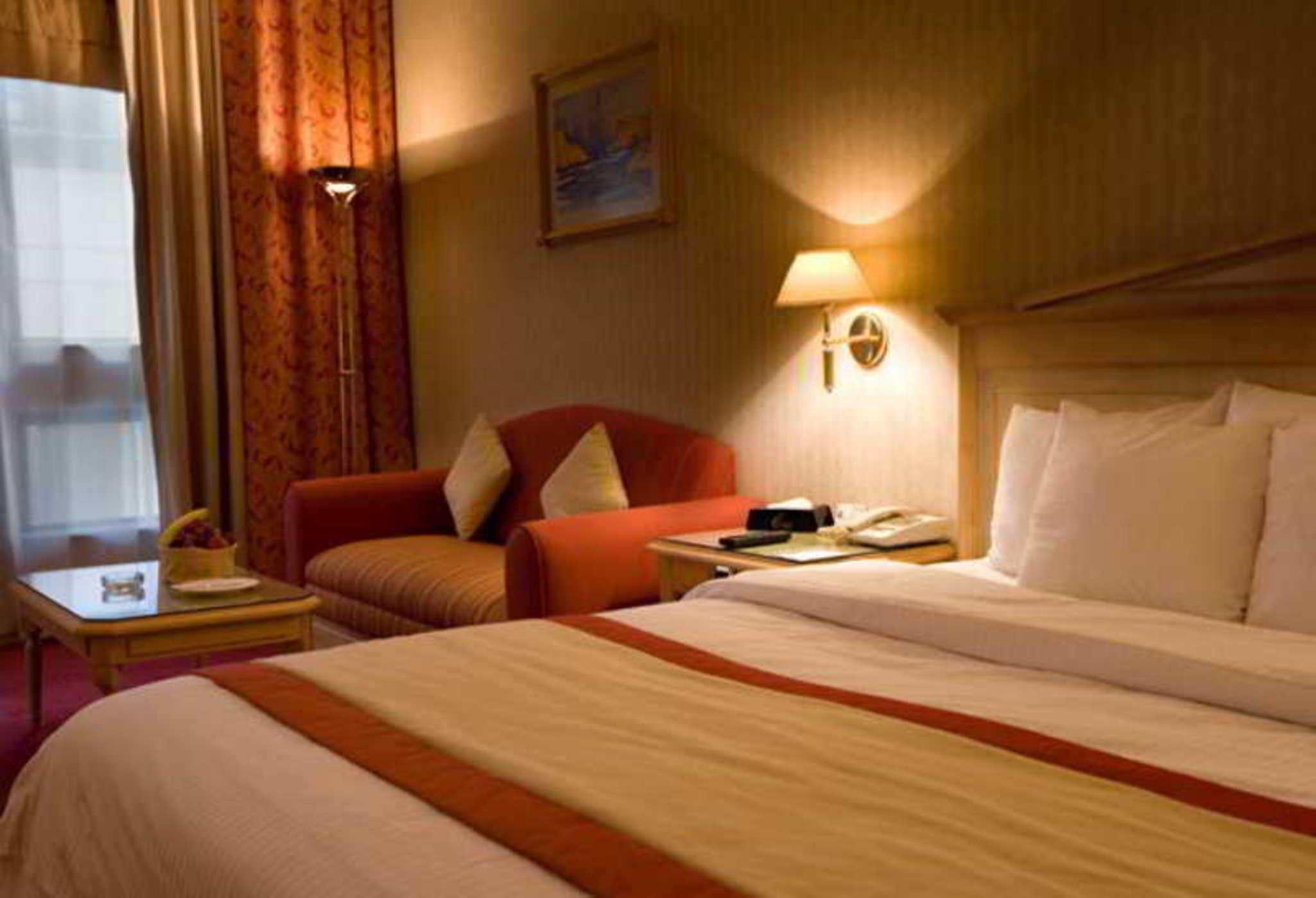 Capitol Hotel Jumeirah Dubai Room photo